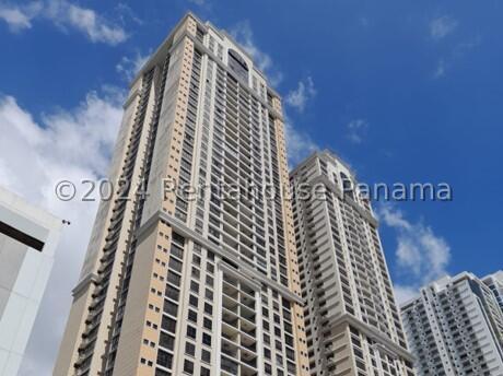 Spacious and Bright Apartment with Ocean View in Parque del Mar